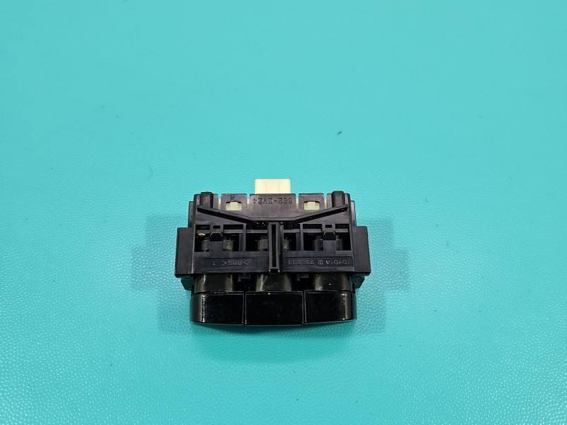 Перемикач кнопка Toyota Corolla E21 75L633 — фото деталі 3