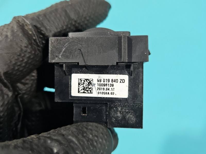 Перемикач кнопка Citroen C3 98019840ZD — фото деталі 6