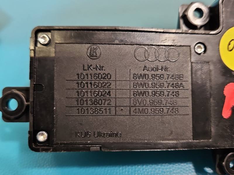 Переключатель кнопка Audi Q7 8W0959748B — фото детали 4