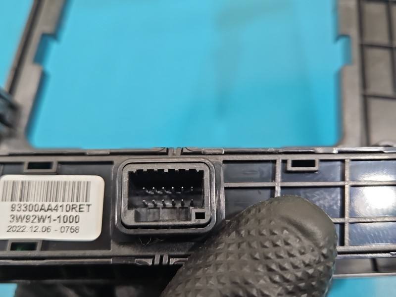 Переключатель кнопка Hyundai Elantra 93300-AA410 — фото детали 5