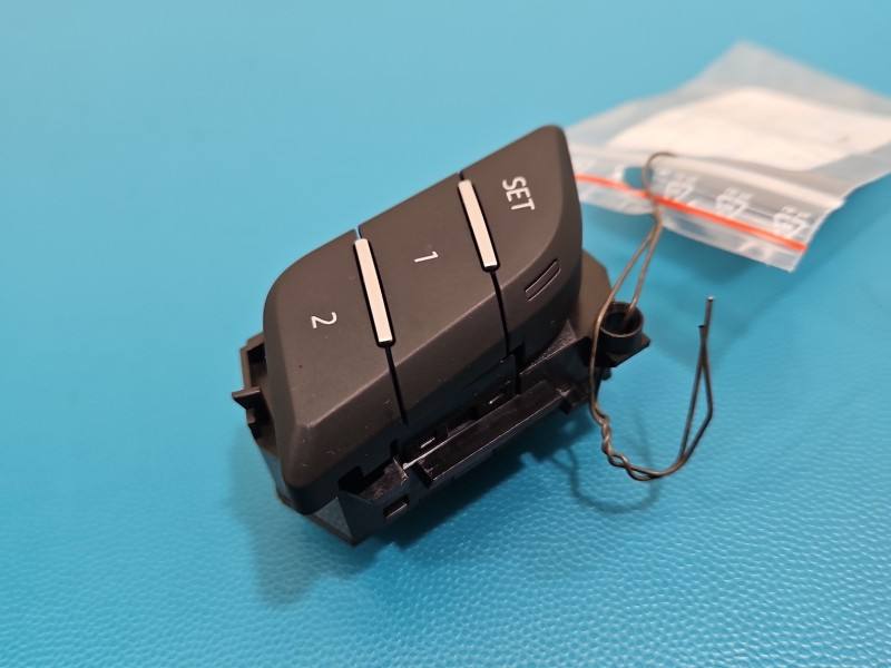 Перемикач кнопка Audi Q7 4M0959770A
