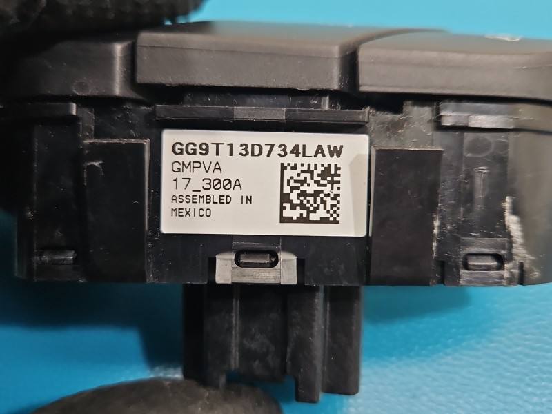 Перемикач кнопка Ford Mondeo GG9T-13D734-LA — фото деталі 6