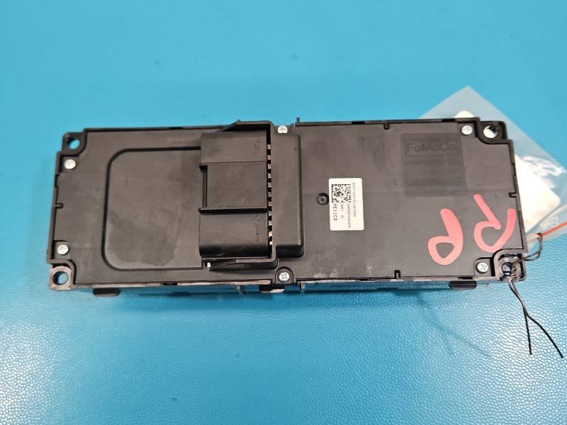 Переключатель кнопка Ford Mondeo DG9T-14A701-AE — фото детали 3