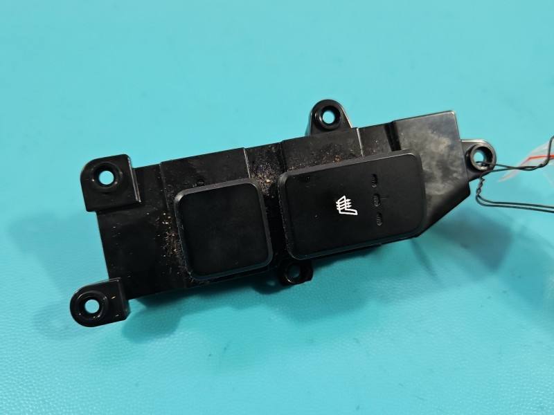 Переключатель кнопка Hyundai Santa Fe 93315-4ZAB0