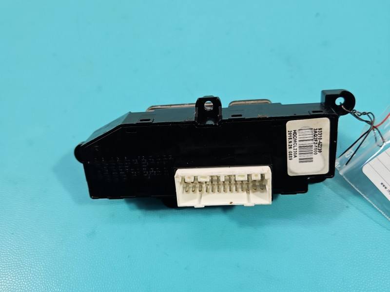 Переключатель кнопка Hyundai Santa Fe 93310-4Z230 — фото детали 4