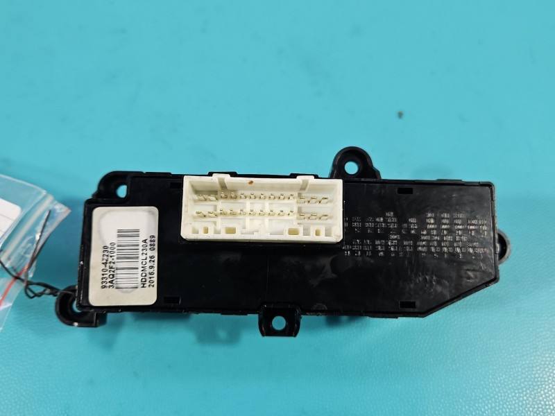 Переключатель кнопка Hyundai Santa Fe 93310-4Z230 — фото детали 5