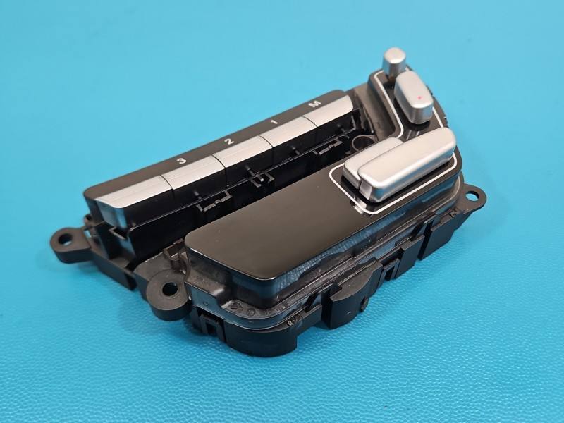 Переключатель кнопка Mercedes S W221 A2218701551