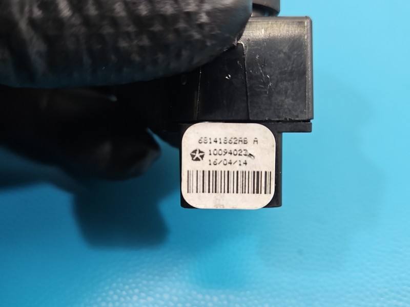 Перемикач кнопка Jeep Cherokee 68141862AB — фото деталі 5