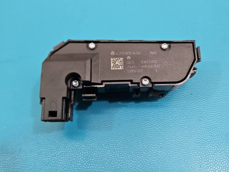 Перемикач кнопка Mercedes E W213 A2139051404 — фото деталі 3