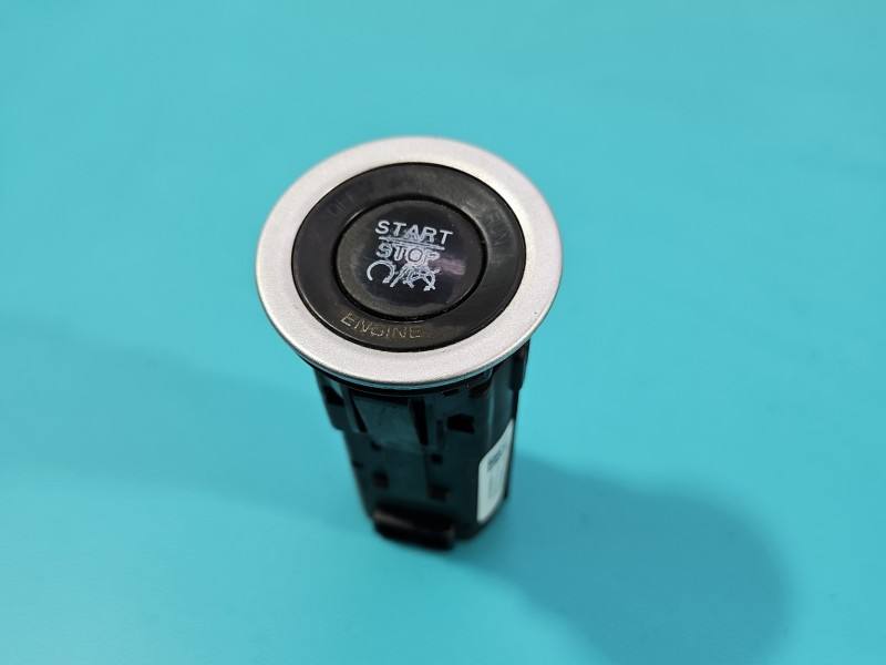 Перемикач кнопка Fiat Freemont 68207000AB
