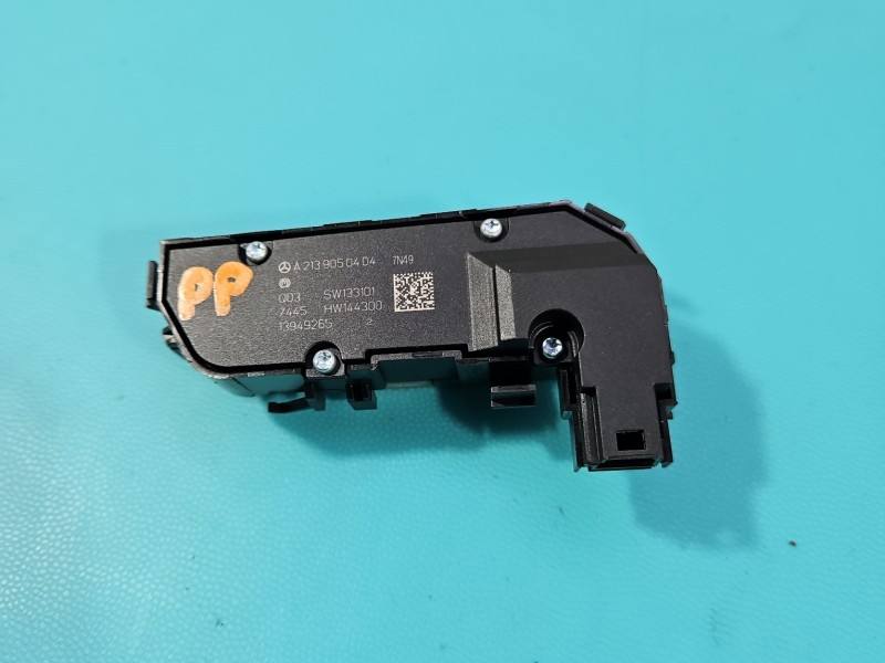 Перемикач кнопка Mercedes E W213 A2139050404 — фото деталі 4