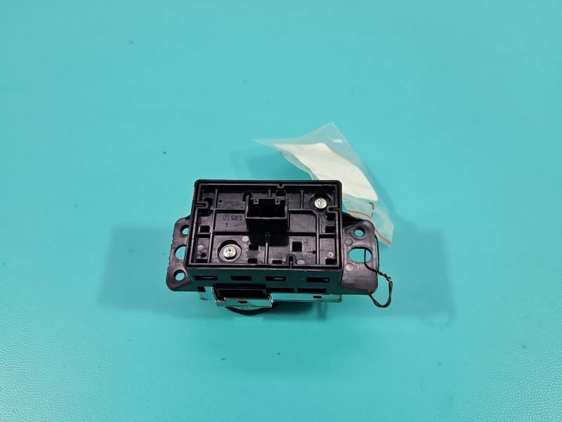 Переключатель кнопка Suzuki Sx4 CZ983-0L06 — фото детали 4