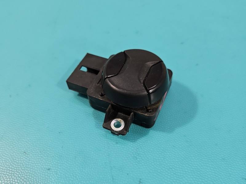 Перемикач кнопка Skoda Octavia 3 5G0959777A — фото деталі 2