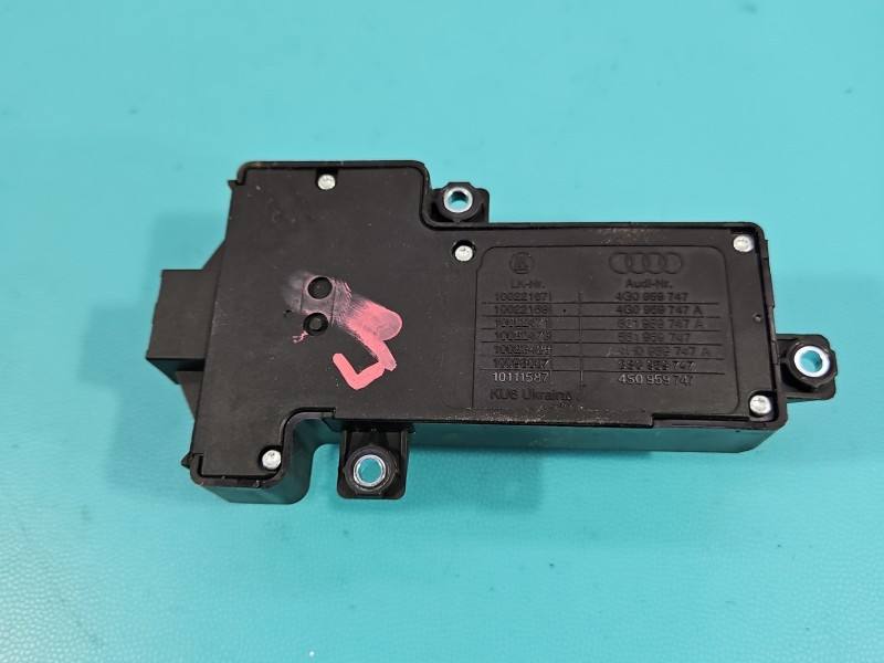 Перемикач кнопка Skoda Octavia 3 5G0959777A — фото деталі 7