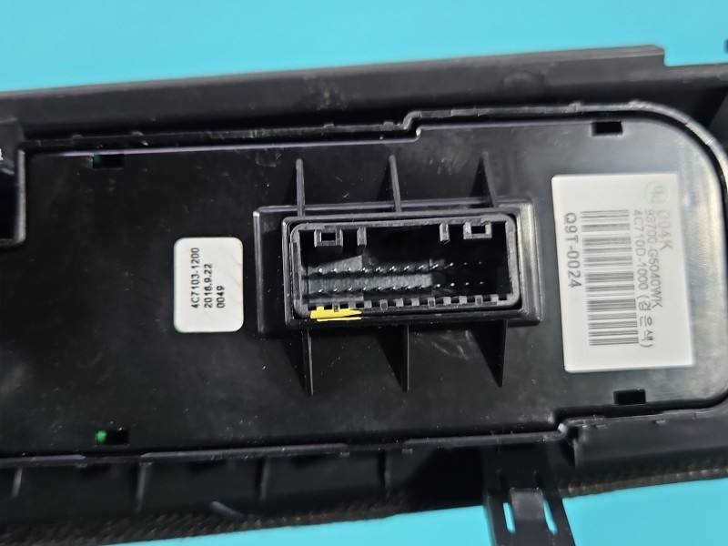 Перемикач кнопка Kia Niro 93700-G5040 — фото деталі 7