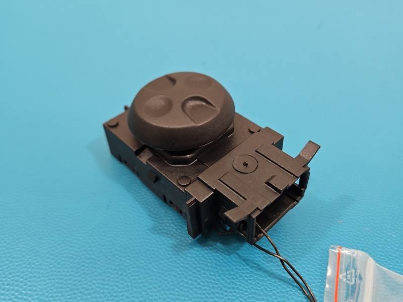 Перемикач кнопка Peugeot 508 98125345XT