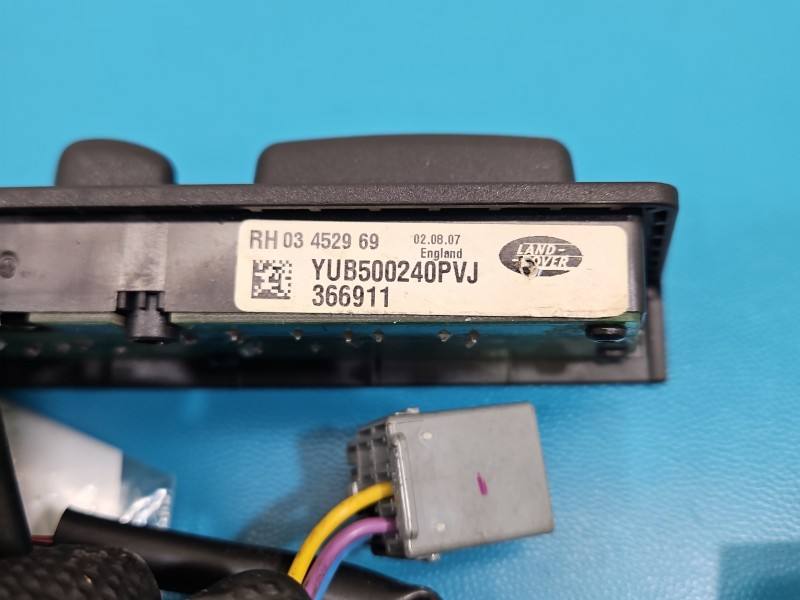 Перемикач кнопка Land Rover Range Rover YUB500240PVJ — фото деталі 5