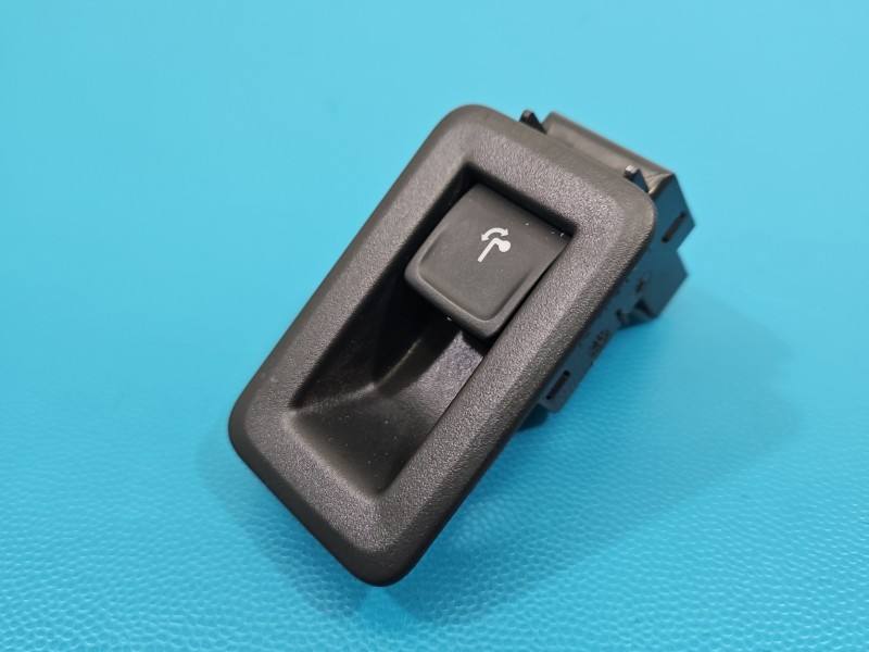 Перемикач кнопка Skoda Kamiq 657868345A