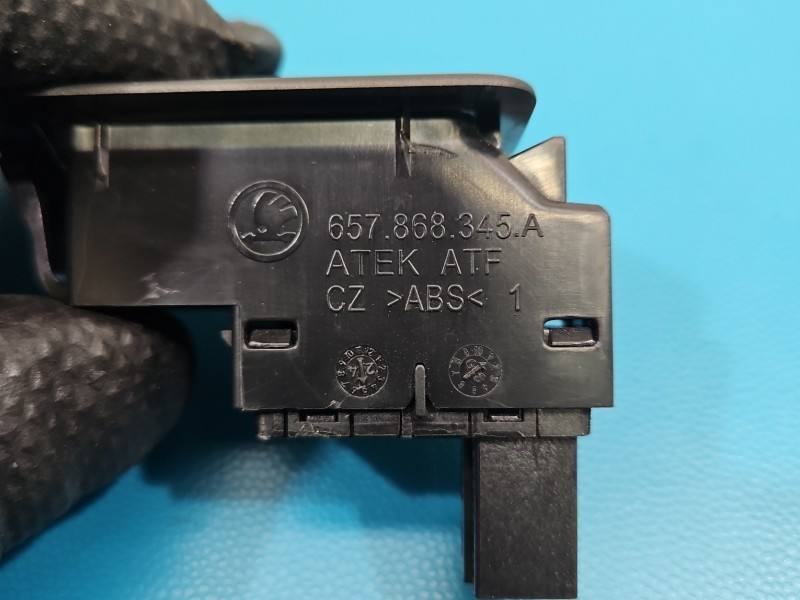 Перемикач кнопка Skoda Kamiq 657868345A — фото деталі 5