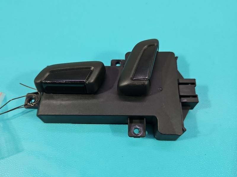 Переключатель кнопка Skoda Superb 3 8W0959747B
