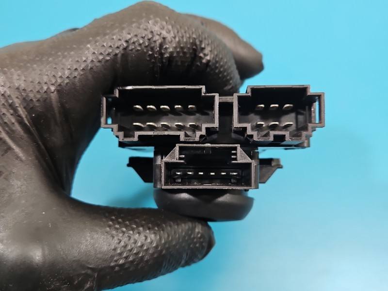 Перемикач кнопка Audi A4 B9 8W0959748B — фото деталі 5