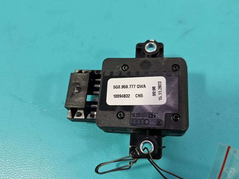 Перемикач кнопка Skoda Superb 3 5G0959777QWA — фото деталі 3
