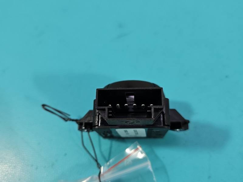 Перемикач кнопка Skoda Superb 3 5G0959777QWA — фото деталі 4