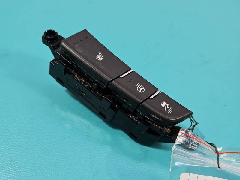 Перемикач кнопка Hyundai I30 93300S0030 — фото деталі 2