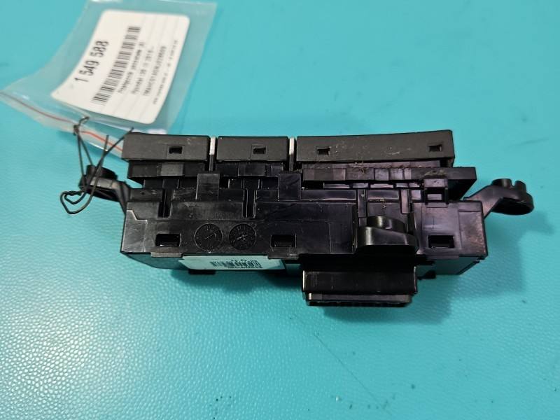 Перемикач кнопка Hyundai I30 93300S0030 — фото деталі 3