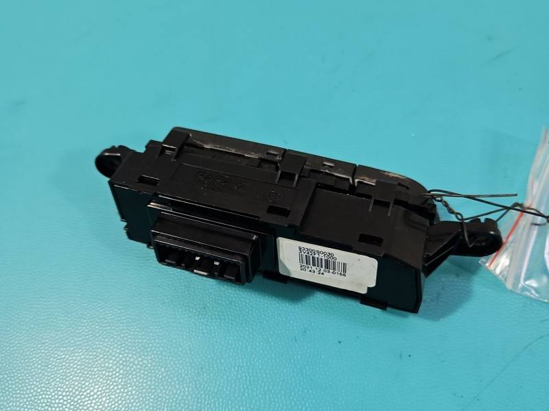 Перемикач кнопка Hyundai I30 93300S0030 — фото деталі 4