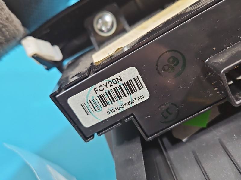 Перемикач кнопка Hyundai Ix35 93310-2Y200 — фото деталі 11