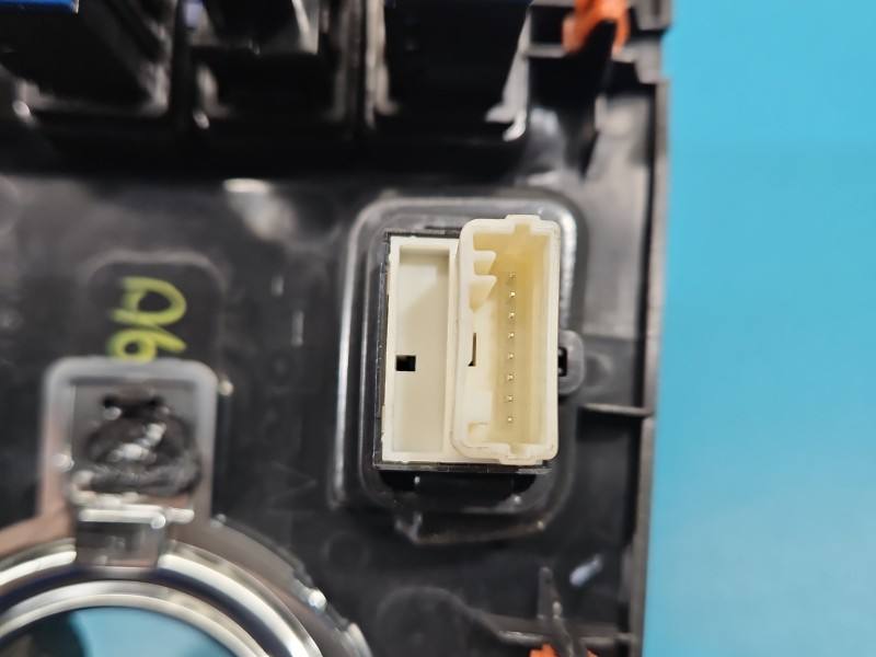 Переключатель кнопка Toyota Auris 58821-02890-B — фото детали 5