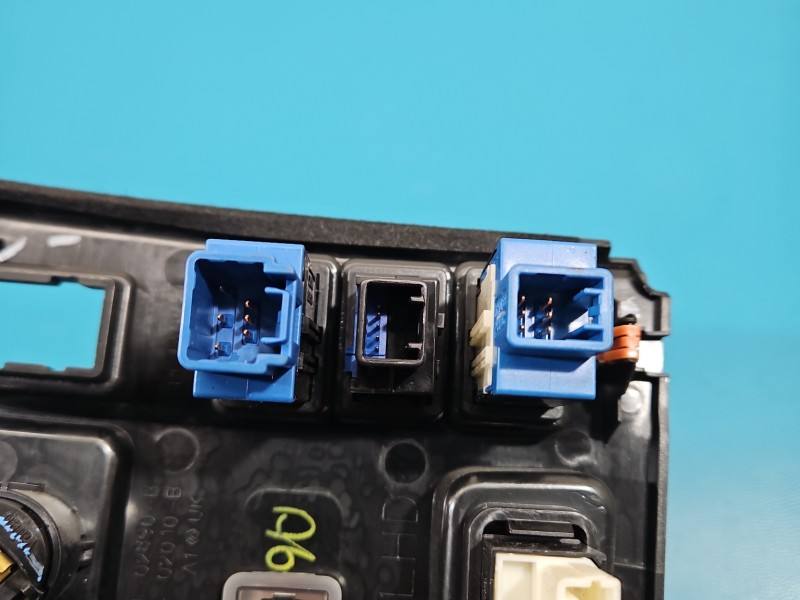 Переключатель кнопка Toyota Auris 58821-02890-B — фото детали 7