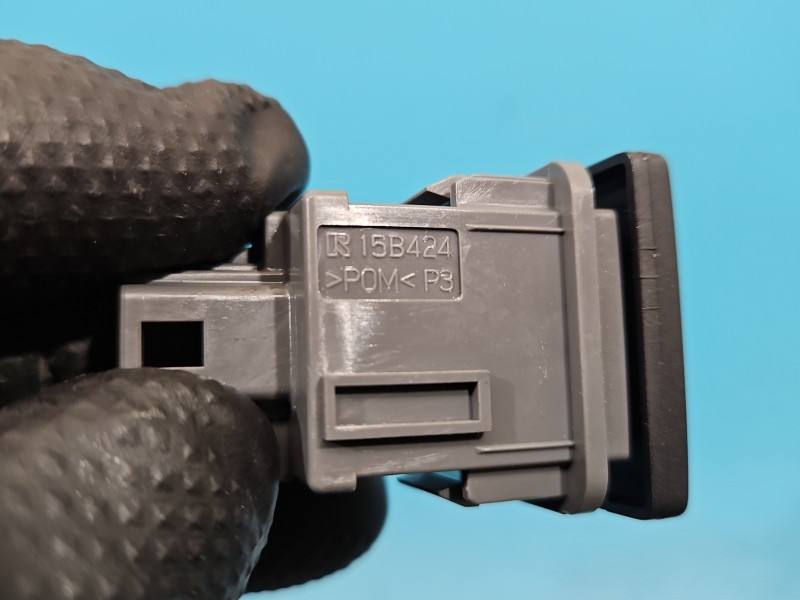 Переключатель кнопка Toyota Auris 15B424 — фото детали 5