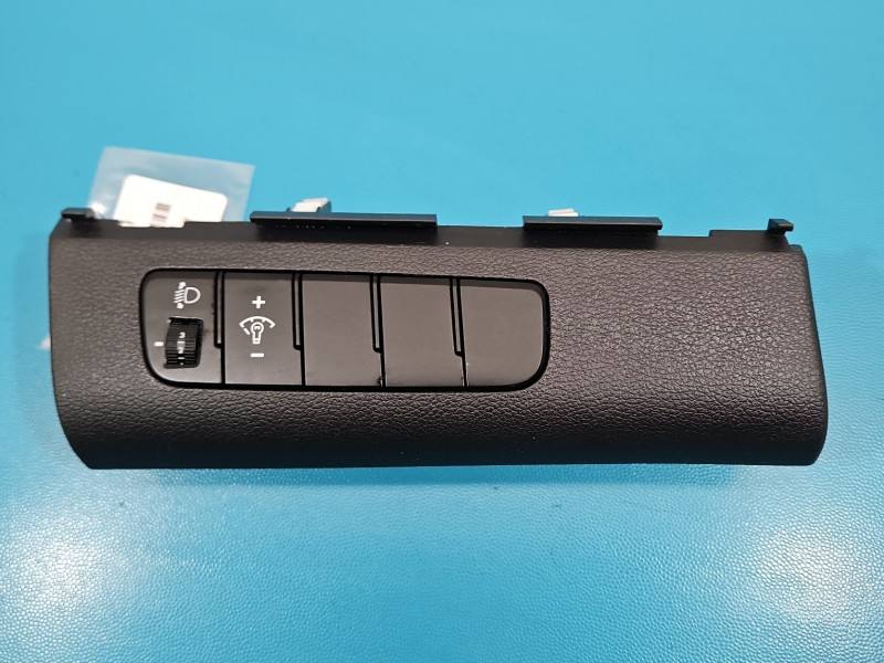 Перемикач кнопка Hyundai Elantra 93700-F2020