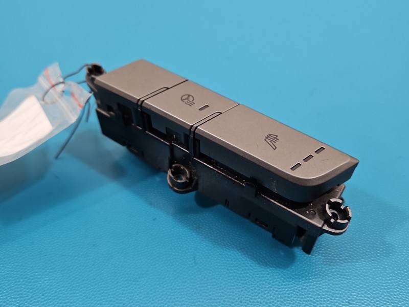 Переключатель кнопка Hyundai Elantra 93300-F2220