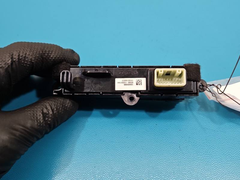 Переключатель кнопка Hyundai Elantra 93300-F2220 — фото детали 4