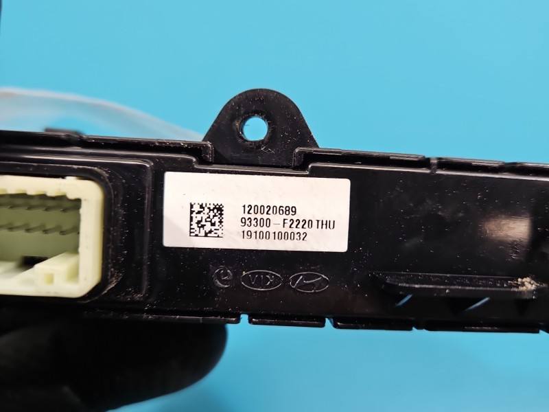 Переключатель кнопка Hyundai Elantra 93300-F2220 — фото детали 6