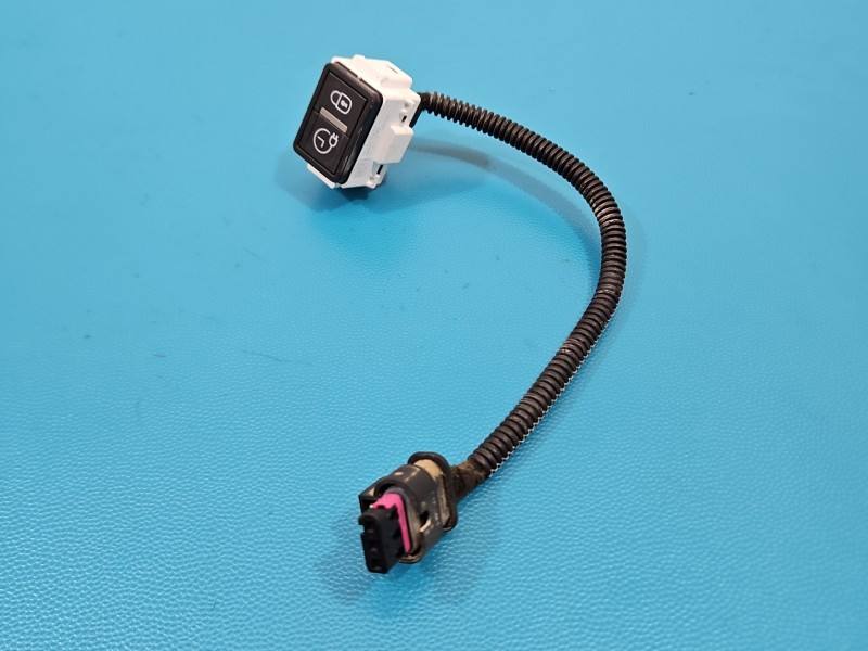 Переключатель кнопка Peugeot 3008 9826247277