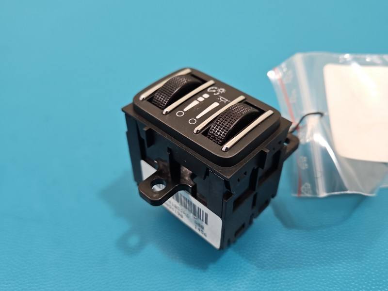 Переключатель кнопка Maserati Quattroporte 68141052AD