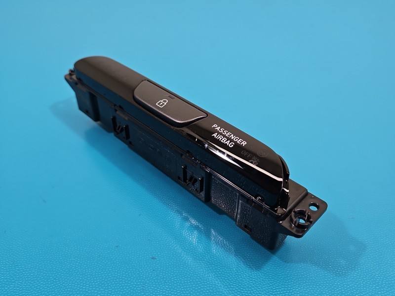 Перемикач кнопка Hyundai I30 93770G4AA0
