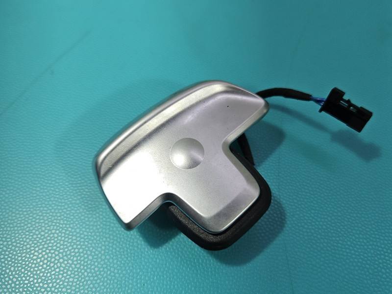 Переключатель кнопка Mercedes CLA C118 A0999052201