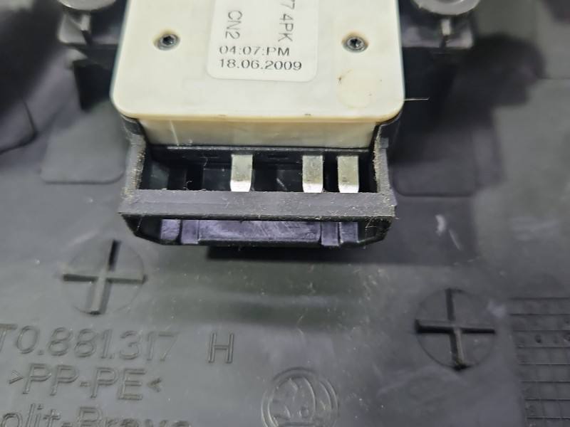 Перемикач кнопка Skoda Superb 2 3T0881317H — фото деталі 8