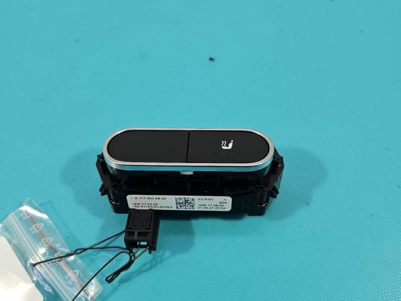 Переключатель кнопка Mercedes CLA C118 A1779056800 — фото детали 2