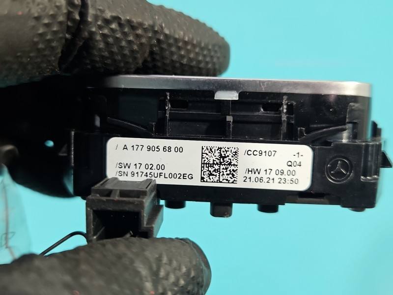 Переключатель кнопка Mercedes CLA C118 A1779056800 — фото детали 3