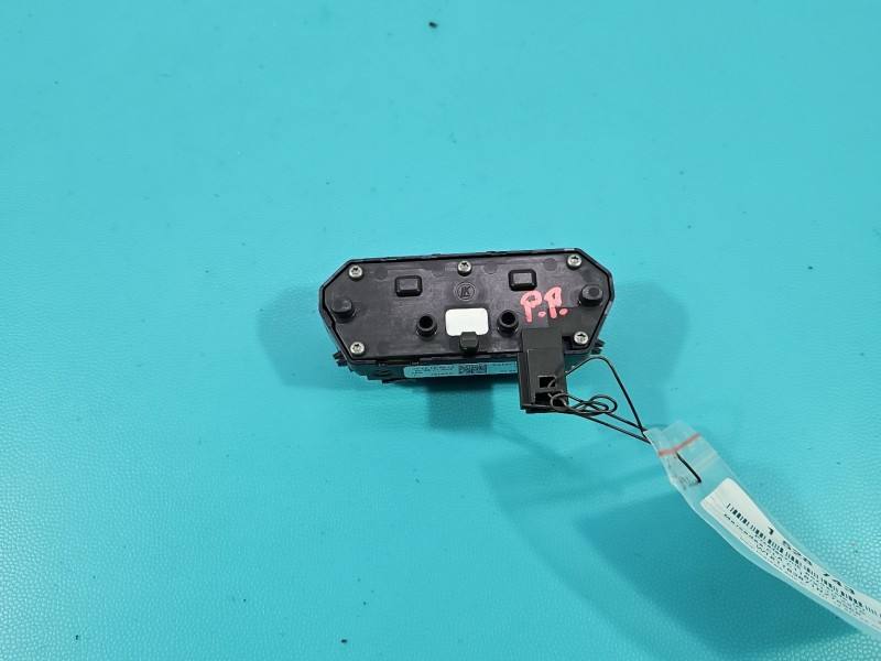 Переключатель кнопка Mercedes CLA C118 A1779056800 — фото детали 5