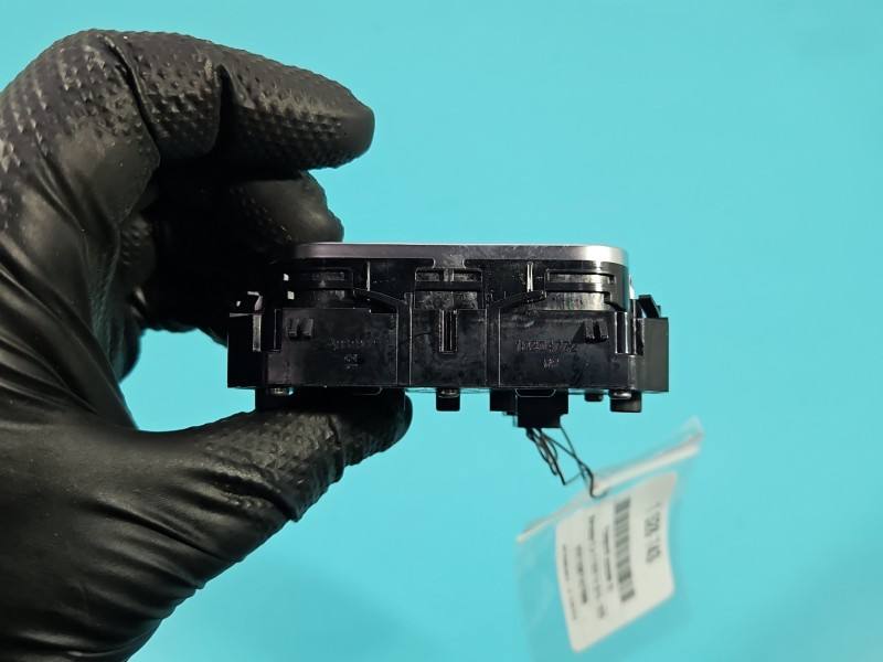 Переключатель кнопка Mercedes CLA C118 A1779056800 — фото детали 6