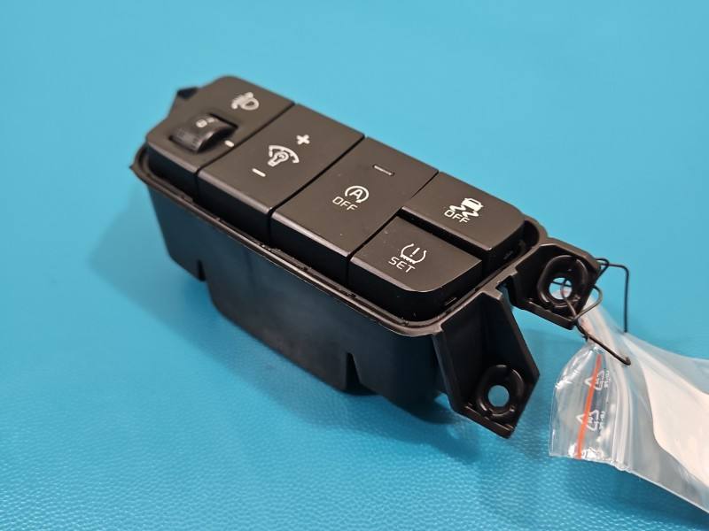 Перемикач кнопка Kia Rio 93700-H8TJ0