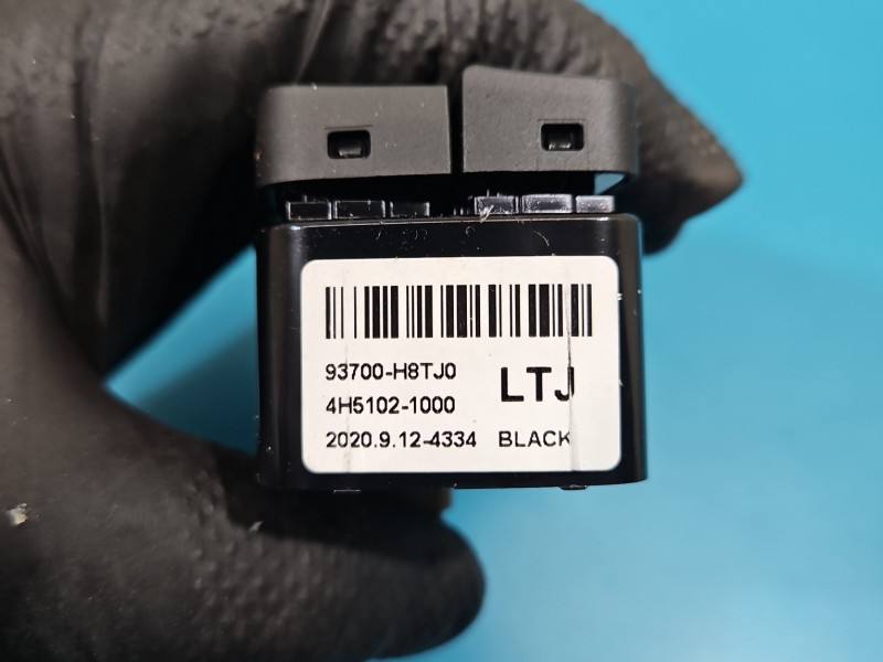 Перемикач кнопка Kia Rio 93700-H8TJ0 — фото деталі 6
