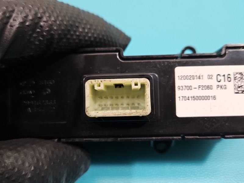 Перемикач кнопка Hyundai Elantra 93700-F2060 — фото деталі 7